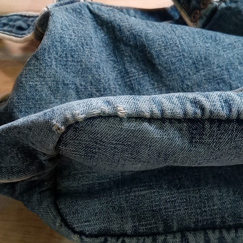 (136)  Tilt  small denim purse - Picture 4 of 7